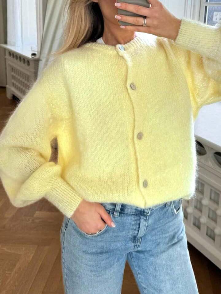 Ellari | pastel yellow sweater